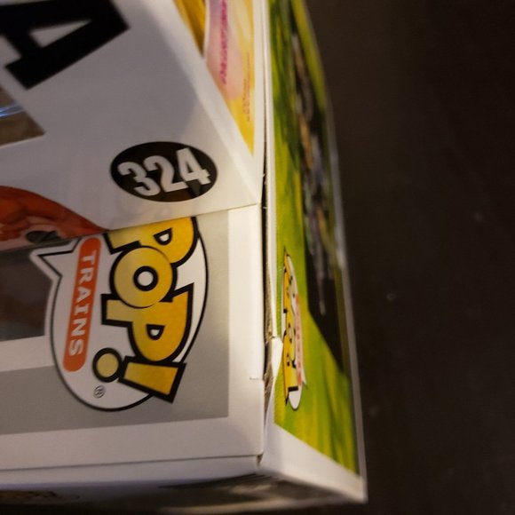 Disney Funkos Villains Train 13 Maleficient & 324 Merida with Exclusive Pin - Picture 7 of 9